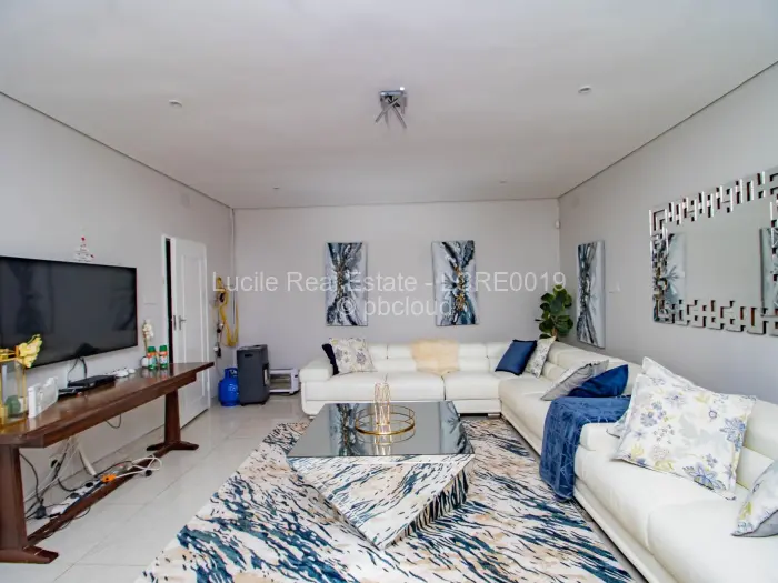 5 Bedroom House for Sale in Borrowdale, Harare