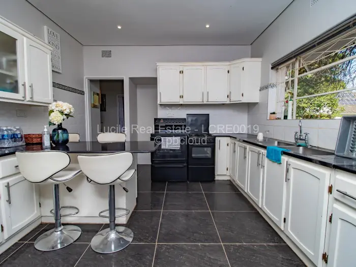 5 Bedroom House for Sale in Borrowdale, Harare