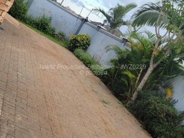 5 Bedroom House for Sale in Sandton Park, Harare