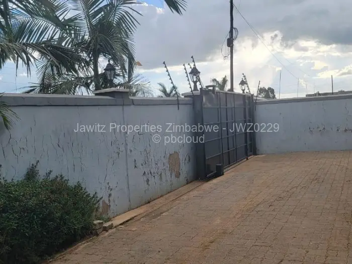 5 Bedroom House for Sale in Sandton Park, Harare