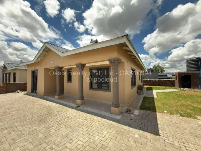 Townhouse/Cluster for Sale in Arlington, Harare