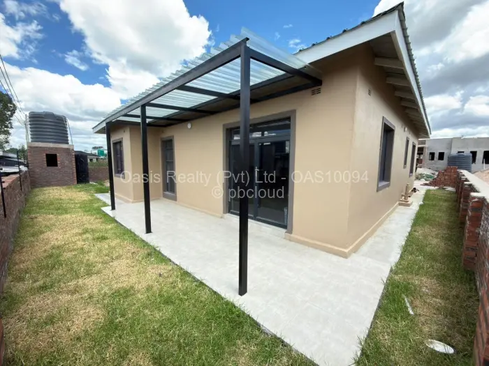 Townhouse/Cluster for Sale in Arlington, Harare