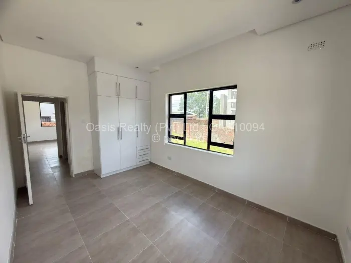 Townhouse/Cluster for Sale in Arlington, Harare