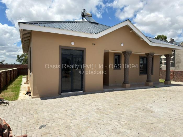Townhouse/Cluster for Sale in Arlington, Harare