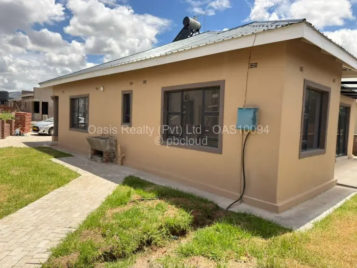 Townhouse/Cluster for Sale in Arlington, Harare