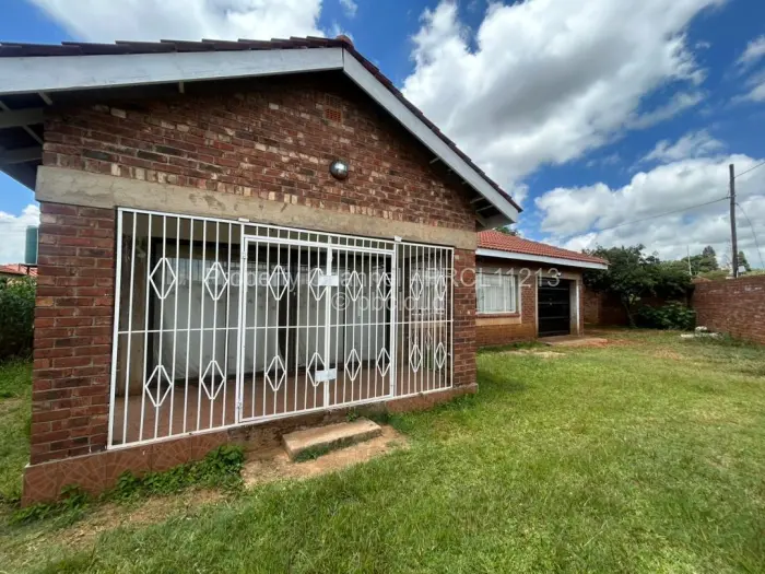 3 Bedroom House to Rent in Glaudina, Harare