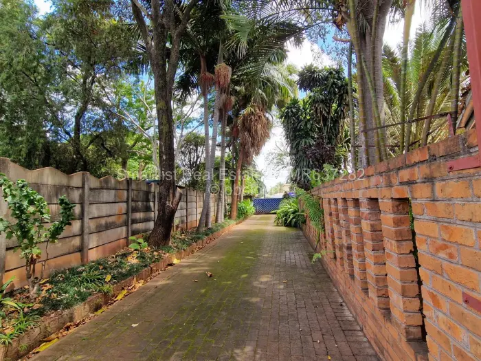 3 Bedroom House to Rent in Milton Park