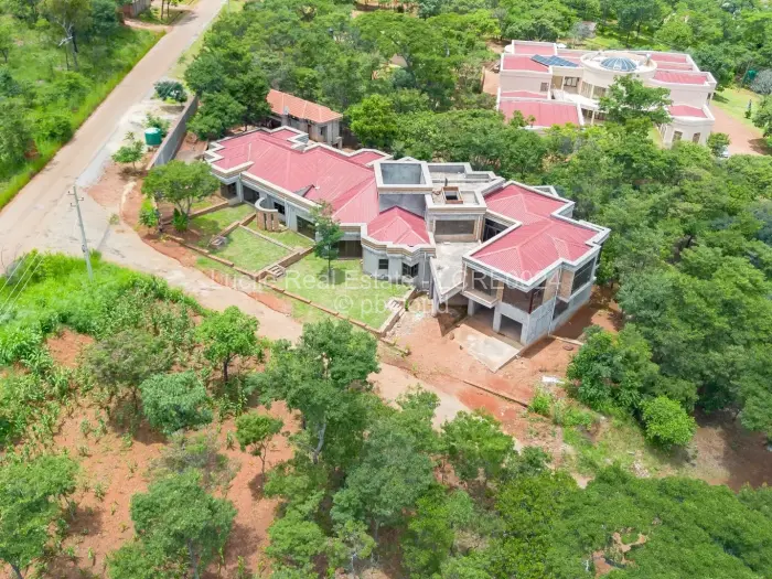 6 Bedroom House for Sale in Shawasha Hills, Harare