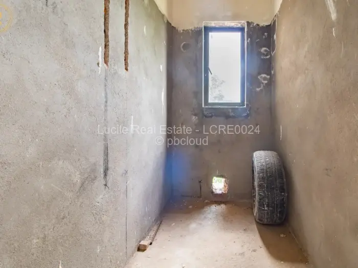 6 Bedroom House for Sale in Shawasha Hills, Harare