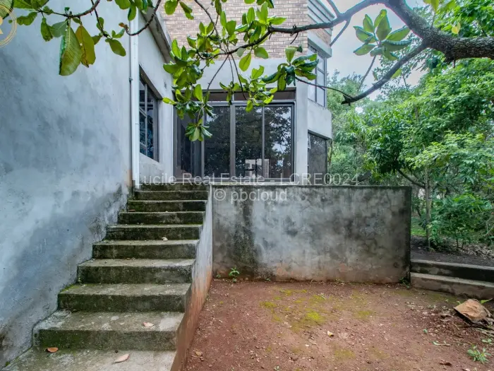 6 Bedroom House for Sale in Shawasha Hills, Harare