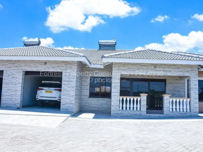 Townhouse/Cluster to Rent in Rainham, Harare