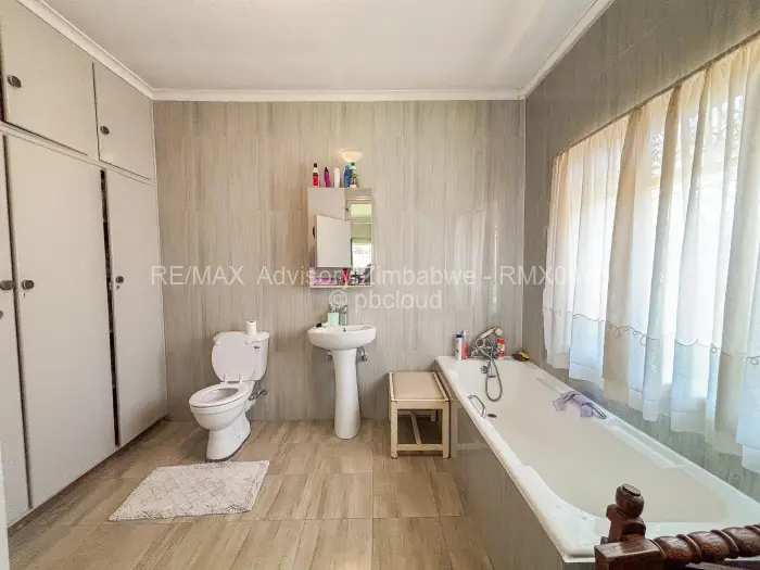 3 Bedroom House to Rent in Upper Hillside