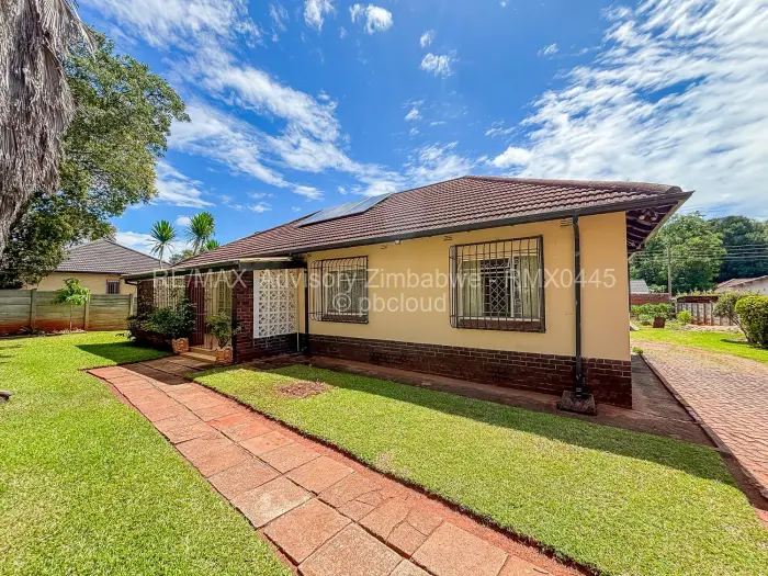 3 Bedroom House to Rent in Upper Hillside