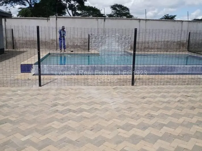 6 Bedroom House for Sale in Chinhoyi, Chinhoyi