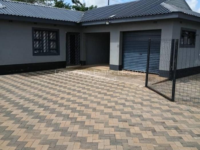 6 Bedroom House for Sale in Chinhoyi, Chinhoyi