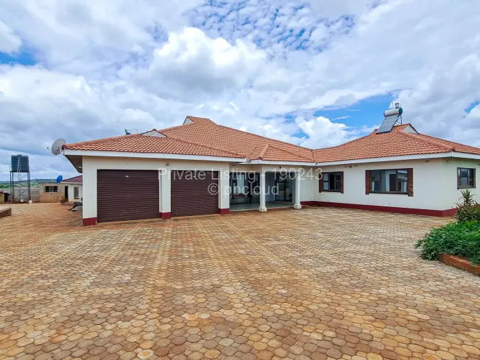 4 Bedroom House to Rent in Crowhill Views, Harare