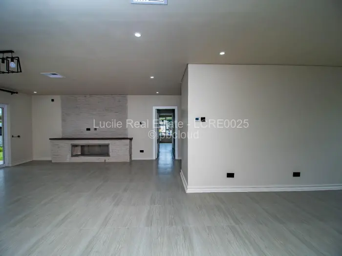 Flat/Apartment to Rent in Borrowdale Brooke, Harare