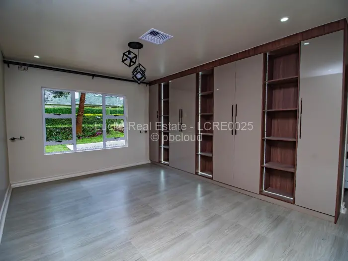 Flat/Apartment to Rent in Borrowdale Brooke, Harare