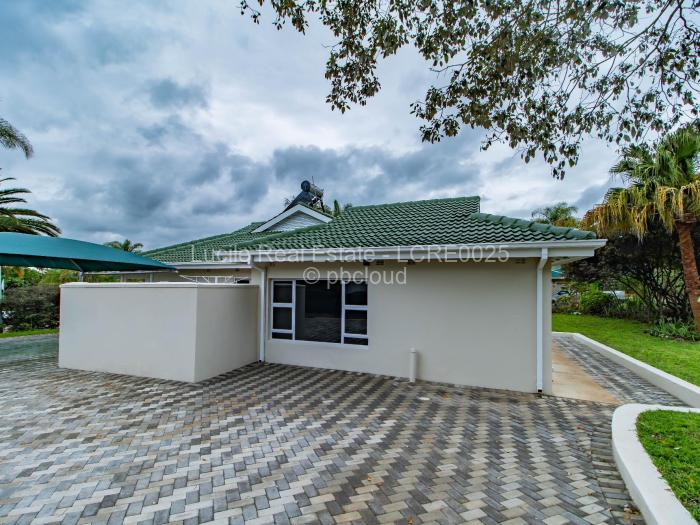 Flat/Apartment to Rent in Borrowdale Brooke, Harare