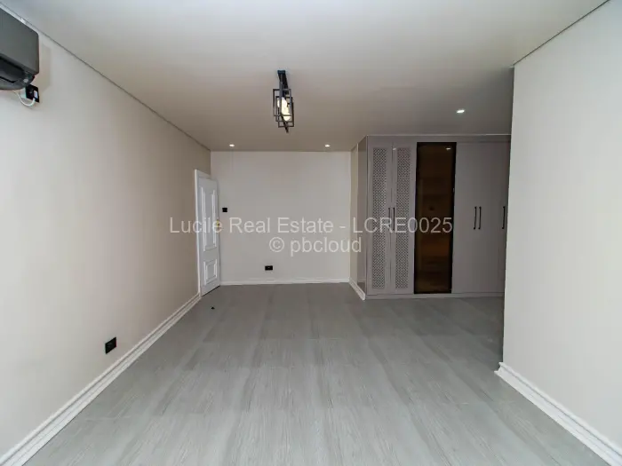 Flat/Apartment to Rent in Borrowdale Brooke, Harare