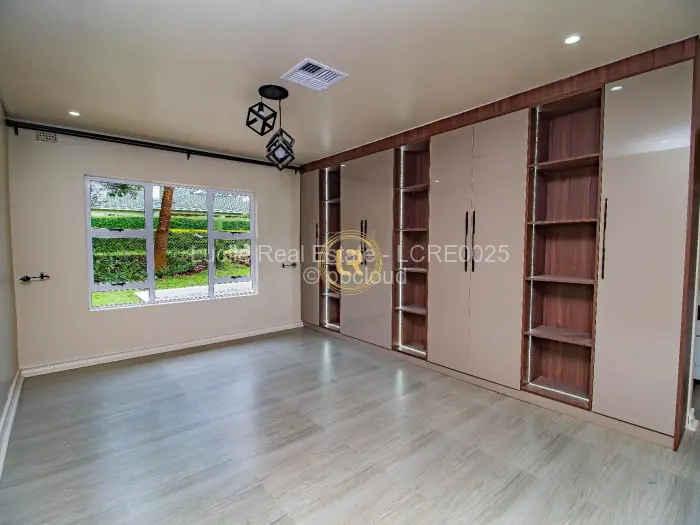 Flat/Apartment to Rent in Borrowdale Brooke