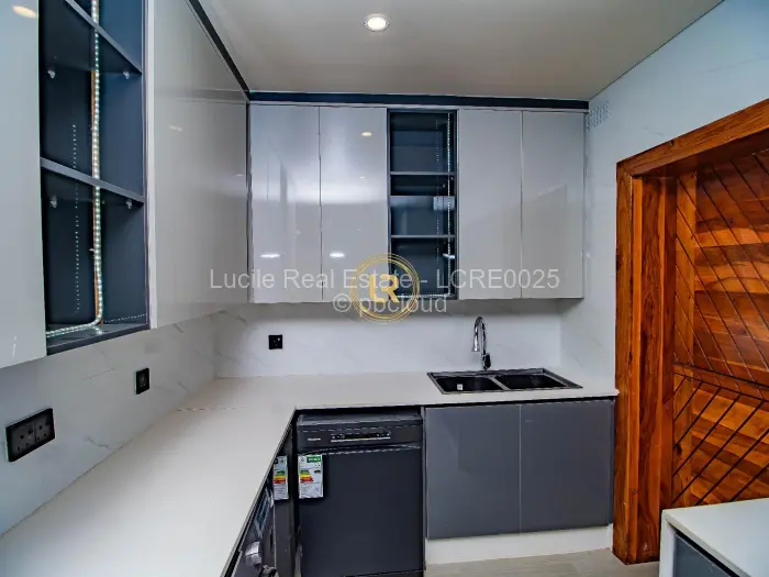 Flat/Apartment to Rent in Borrowdale Brooke