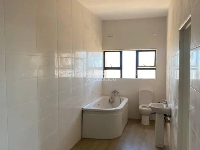 8 Bedroom House for Sale in Gletwin Park, Harare