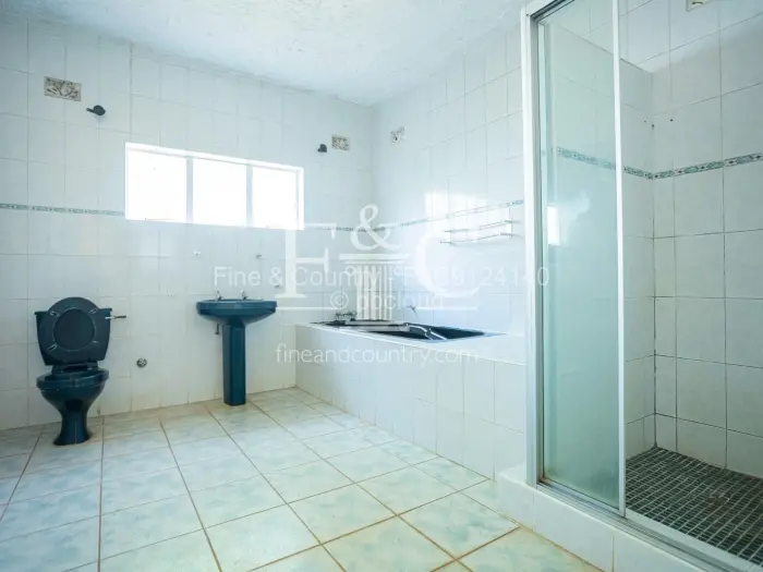 5 Bedroom House for Sale in Borrowdale West, Harare