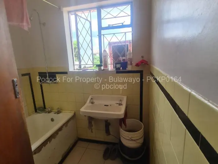 4 Bedroom House for Sale in Famona, Bulawayo