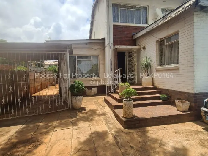 4 Bedroom House for Sale in Famona, Bulawayo