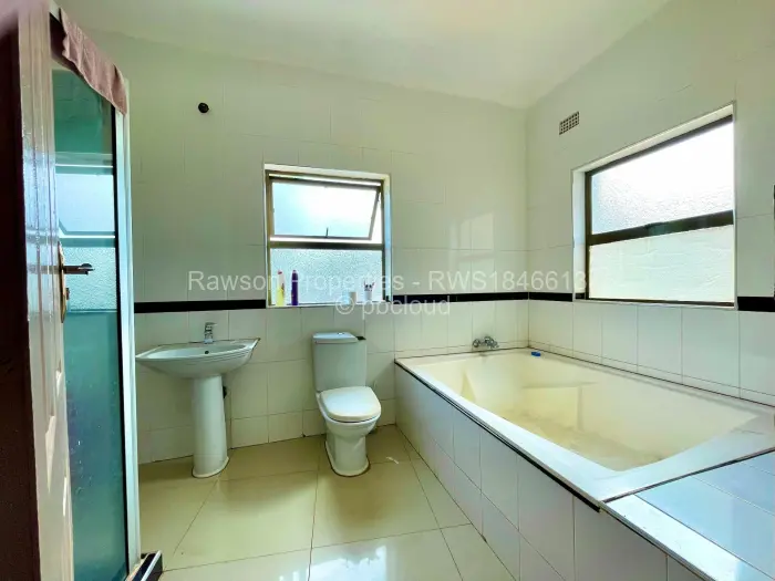 5 Bedroom House for Sale in Gletwin Park, Harare