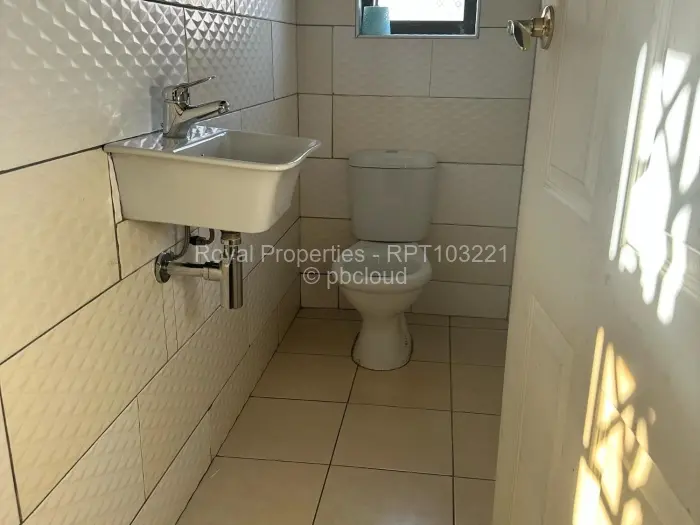 4 Bedroom House for Sale in Damofalls, Damofalls