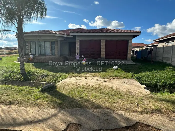 4 Bedroom House for Sale in Damofalls, Damofalls