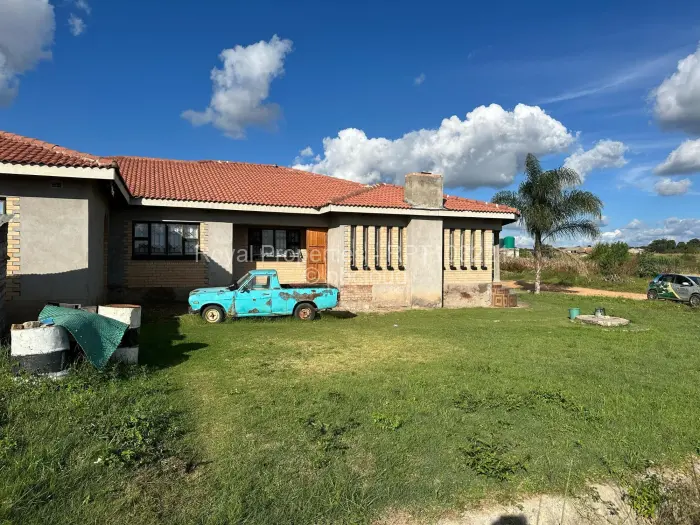 4 Bedroom House for Sale in Damofalls, Damofalls