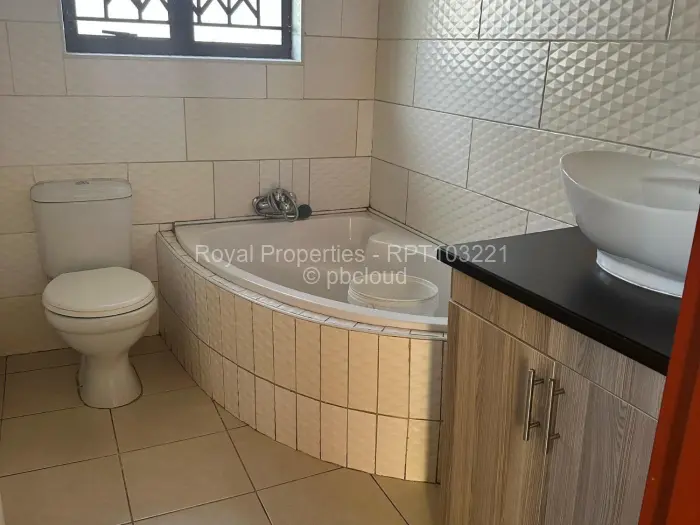 4 Bedroom House for Sale in Damofalls, Damofalls