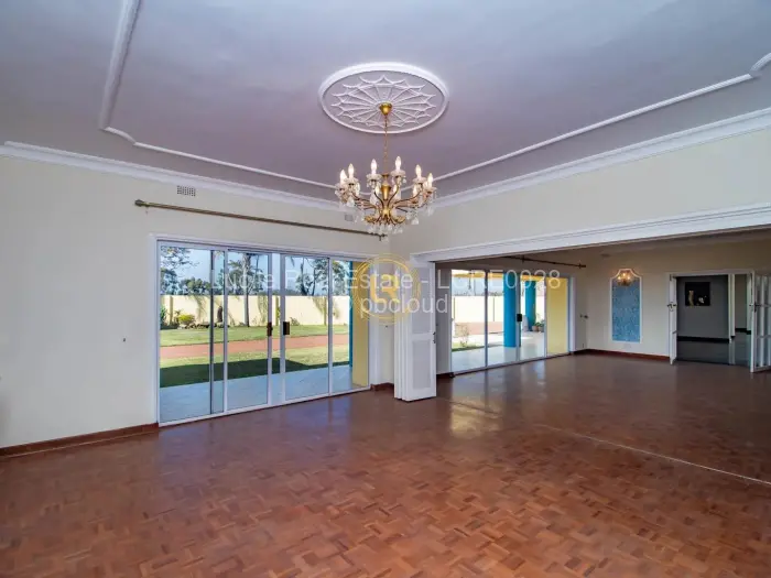 6 Bedroom House for Sale in Mount Pleasant, Harare