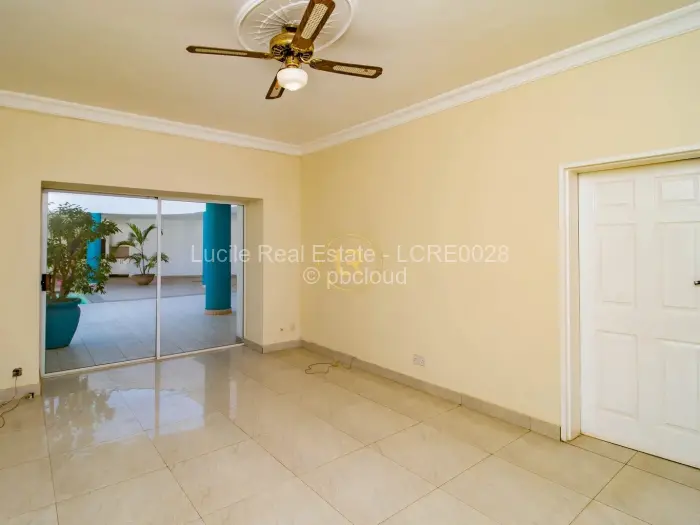 6 Bedroom House for Sale in Mount Pleasant, Harare
