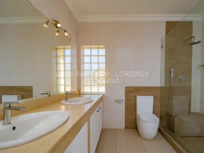 6 Bedroom House for Sale in Mount Pleasant, Harare