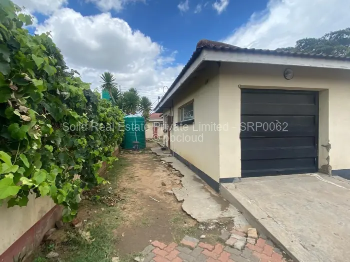 3 Bedroom House for Sale in Mainway Meadows, Harare