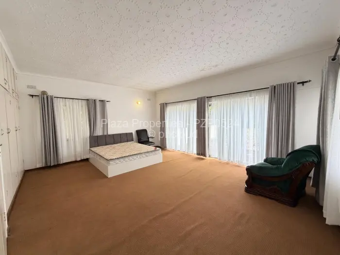 6 Bedroom House to Rent in Chisipite, Harare