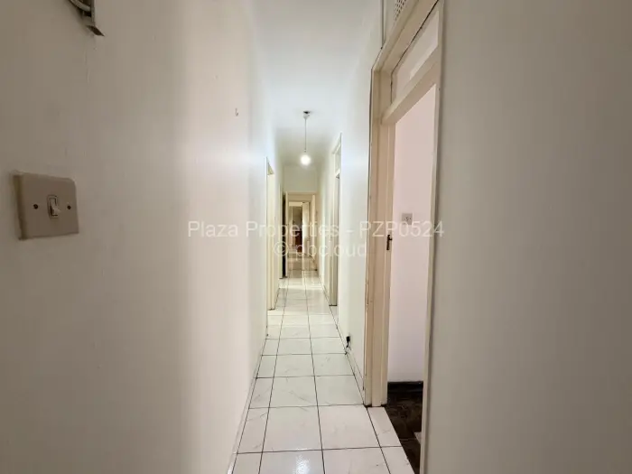 6 Bedroom House to Rent in Chisipite, Harare