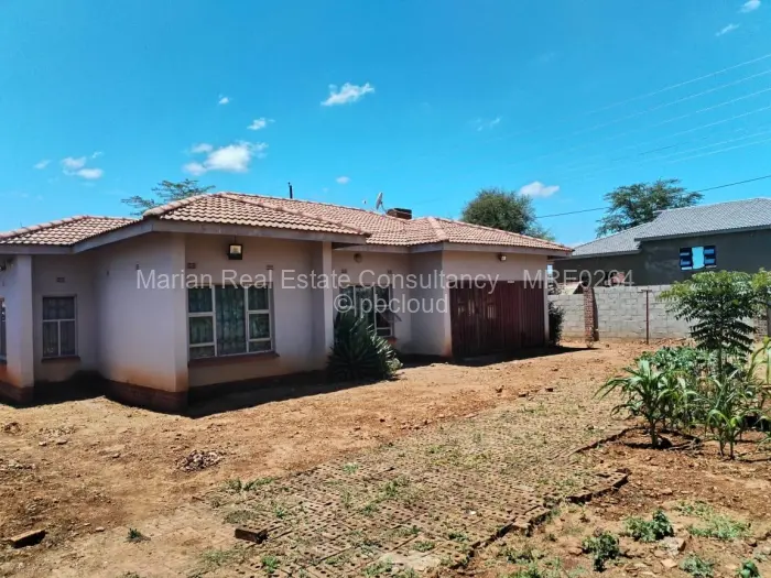3 Bedroom House for Sale in Selbourne Park, Bulawayo