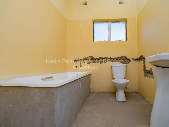 3 Bedroom House for Sale in Ruwa, Ruwa