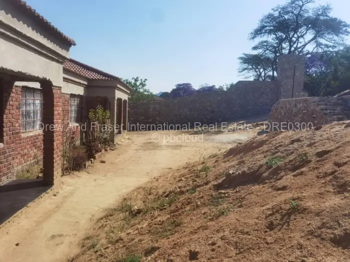 4 Bedroom House for Sale in Darlington, Mutare