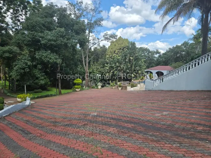 7 Bedroom House for Sale in Borrowdale Brooke, Harare