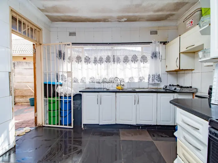 8 Bedroom House for Sale in Avondale, Harare