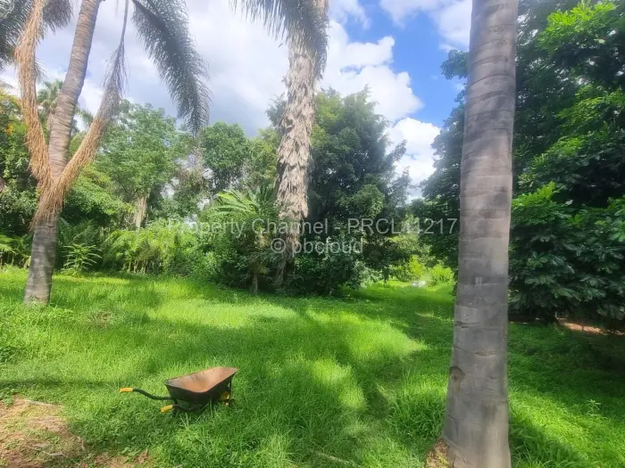 Residential Stand for Sale in Borrowdale Brooke, Harare