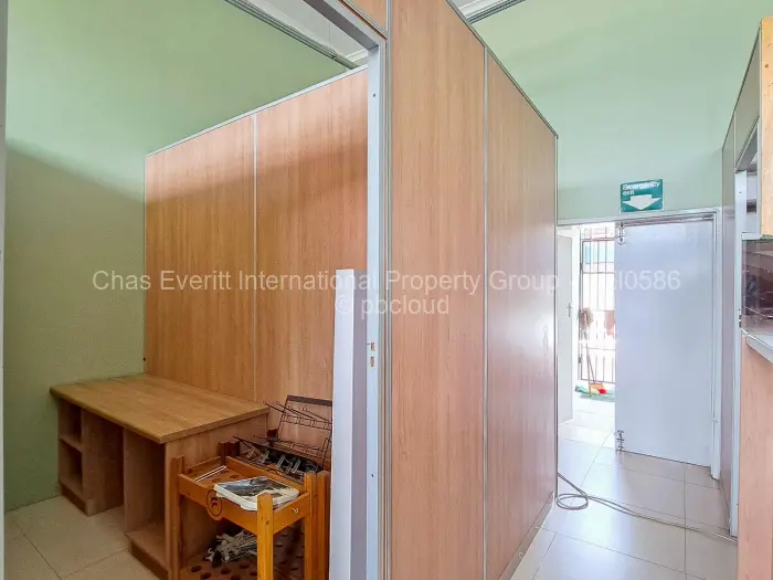 Retail/Shop to Rent in Monavale