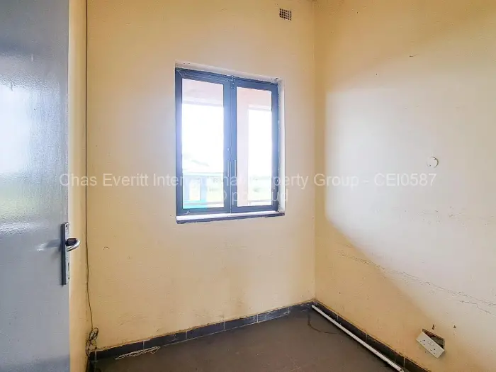 Retail/Shop to Rent in Monavale