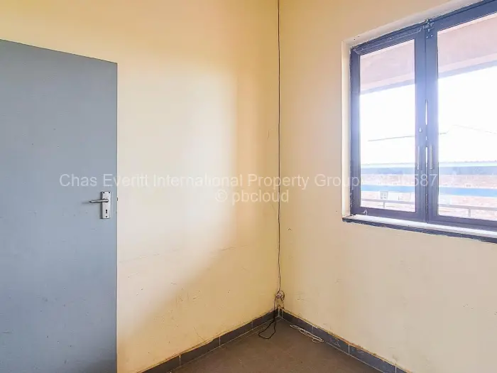 Retail/Shop to Rent in Monavale